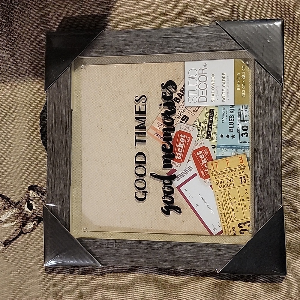 Brand new shadow box - Picture 1 of 4